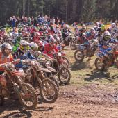 Der große Family Enduro Saisonabschluss bringt ein beeindruckendes Enduro-Ambiente.